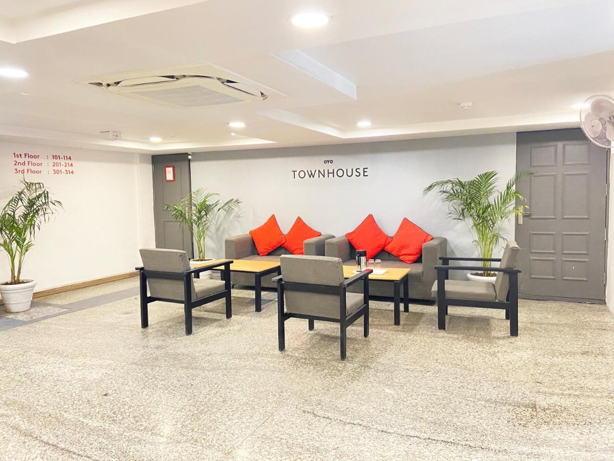 Hotel Golden Saffron By Qotel-Punjabi Bagh Neu-Delhi Exterior foto