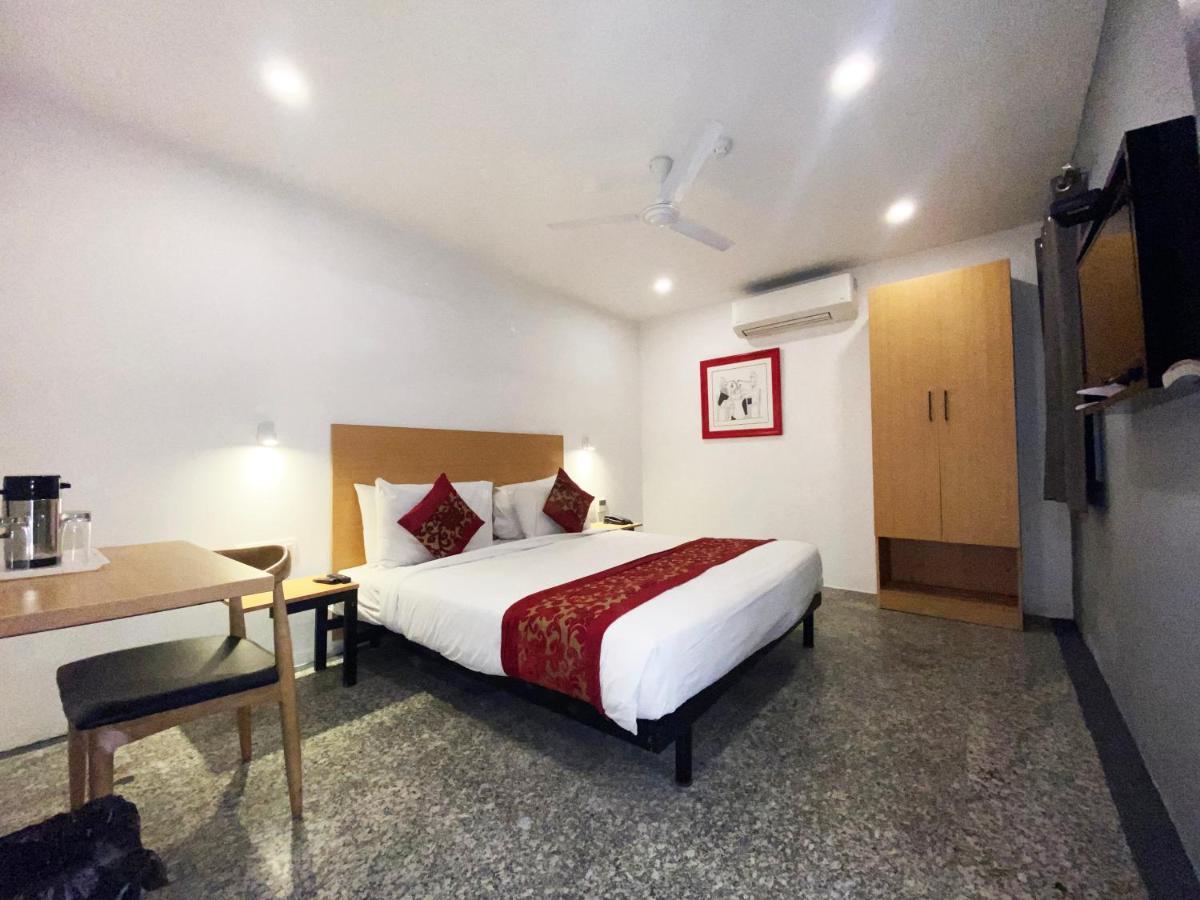Hotel Golden Saffron By Qotel-Punjabi Bagh Neu-Delhi Exterior foto