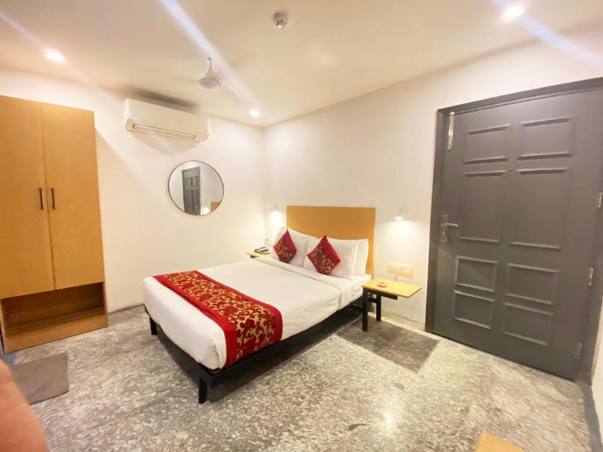 Hotel Golden Saffron By Qotel-Punjabi Bagh Neu-Delhi Exterior foto