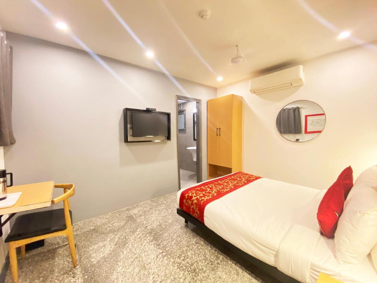 Hotel Golden Saffron By Qotel-Punjabi Bagh Neu-Delhi Exterior foto